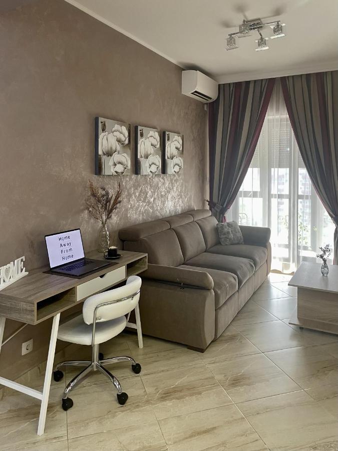 Home Away From Home - Dristor Bukarest Exteriör bild
